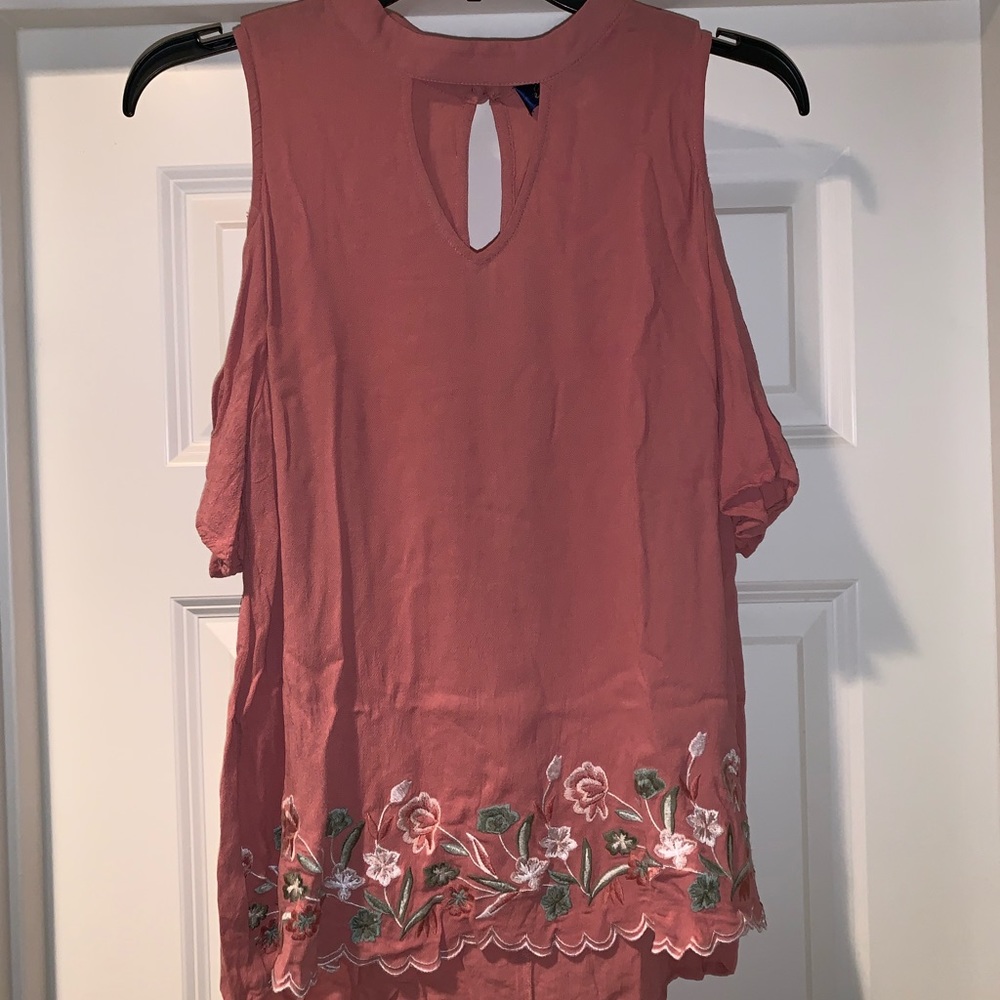 cold shoulder flowery pink top!!